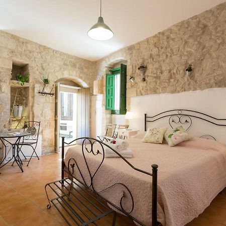 Pura Vida Iblea Hotel Ragusa Buitenkant foto