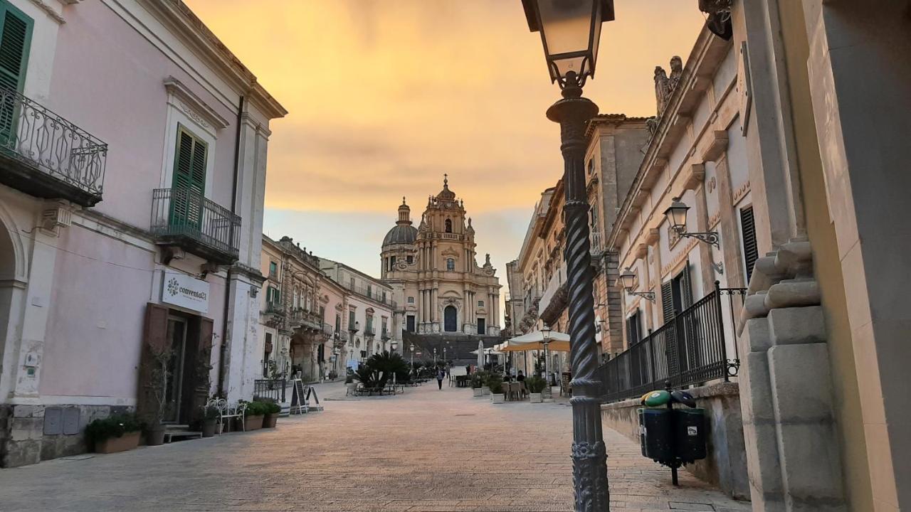 Pura Vida Iblea Hotel Ragusa Buitenkant foto