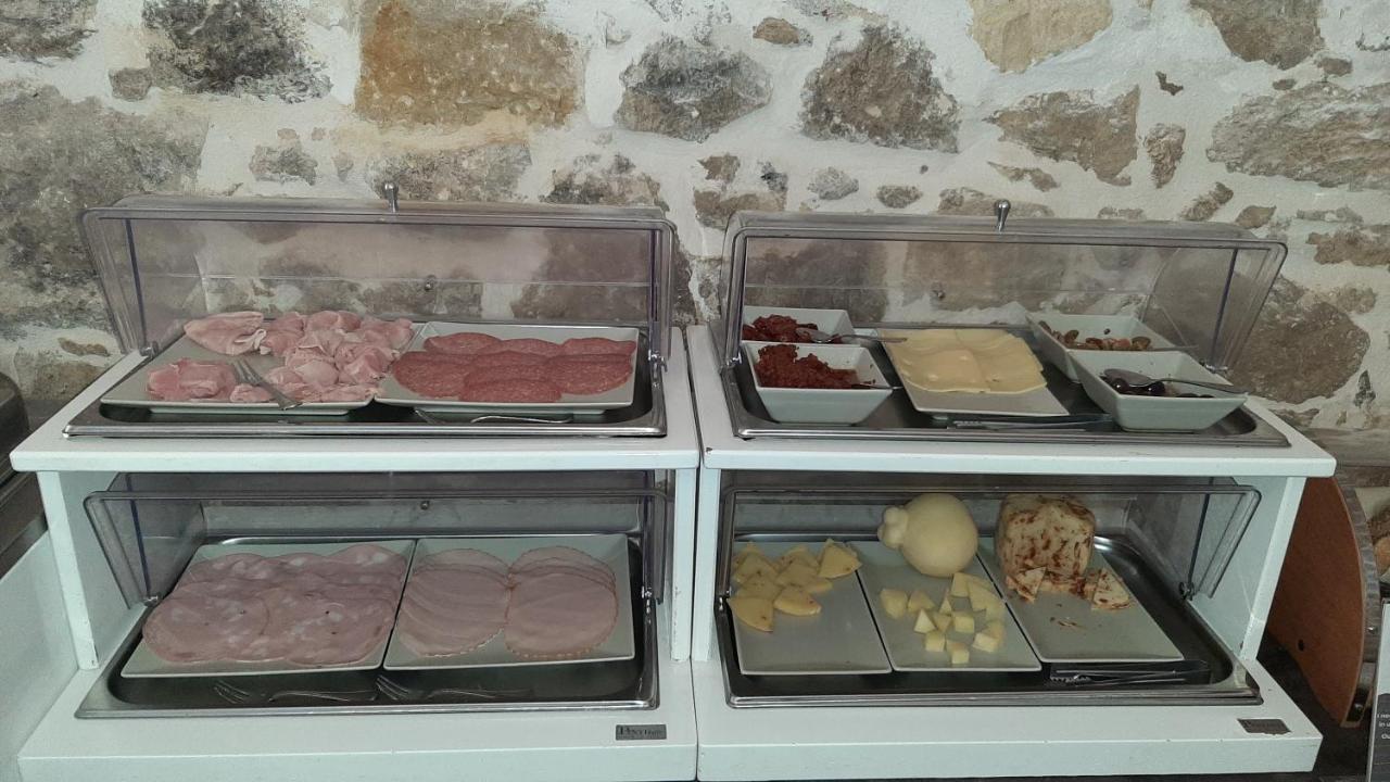 Pura Vida Iblea Hotel Ragusa Buitenkant foto