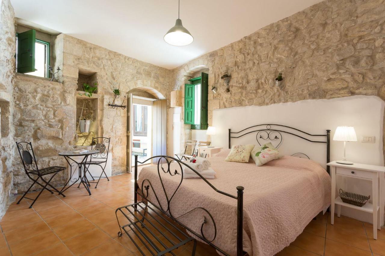 Pura Vida Iblea Hotel Ragusa Buitenkant foto