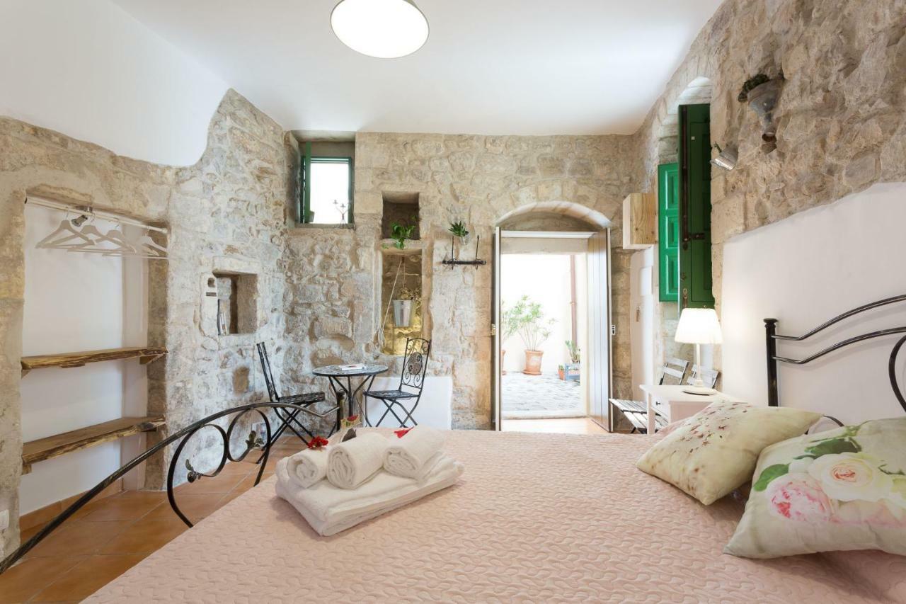 Pura Vida Iblea Hotel Ragusa Buitenkant foto