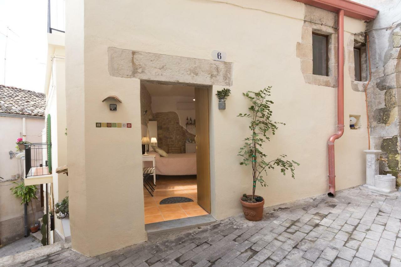 Pura Vida Iblea Hotel Ragusa Buitenkant foto