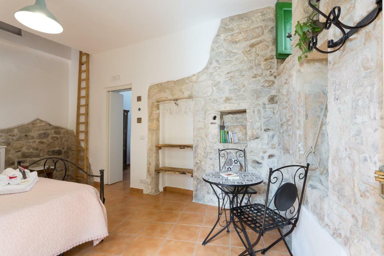Pura Vida Iblea Hotel Ragusa Buitenkant foto