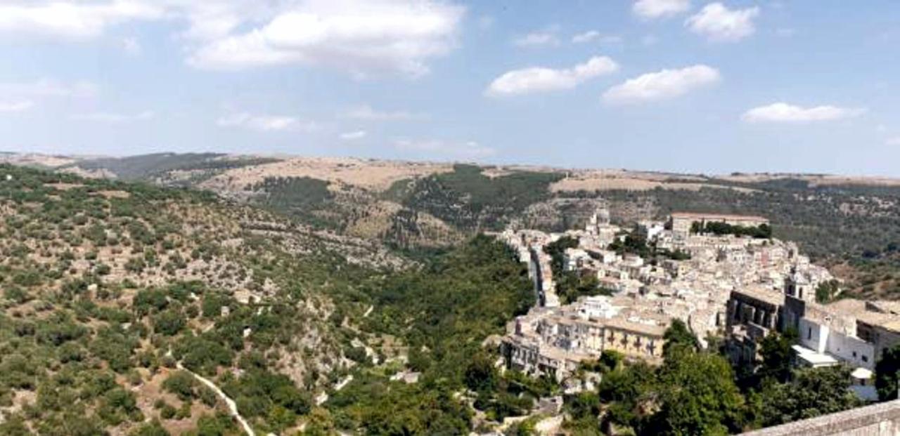 Pura Vida Iblea Hotel Ragusa Buitenkant foto